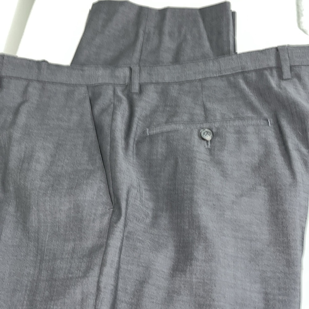 Hugo Boss Selection by Hugo Boss. Slim Fit Size 37”Waist, Ins 29”, 100%Wool VGUC